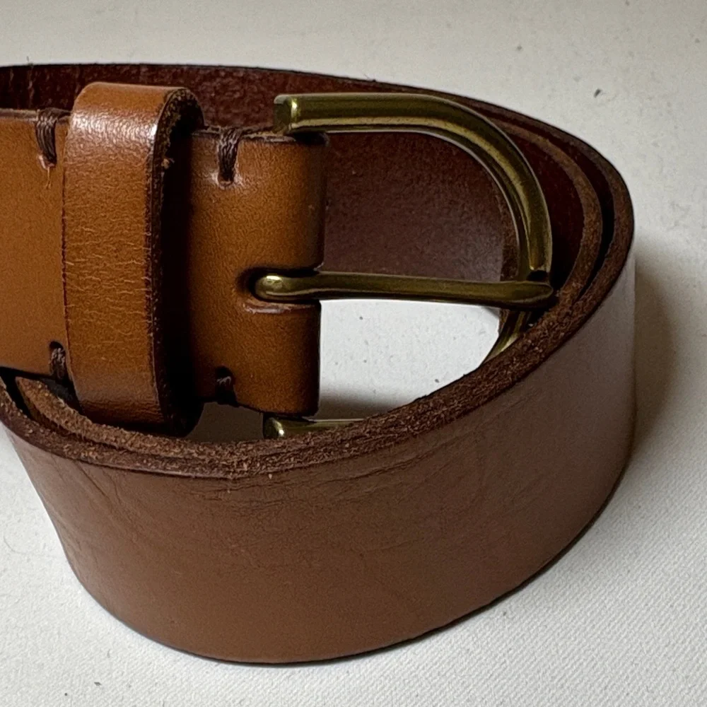 American Eagle Brown Leather Size M (29-35”ish)